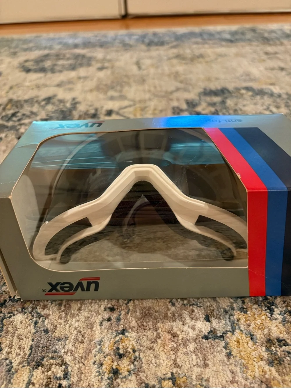 Vintage 1970's UVEX Anti-Fog Futura Ski Goggles White Graylite w/ Box U0040